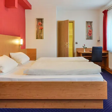 מלון Hotel-gasthof Rotes Ross Heroldsberg